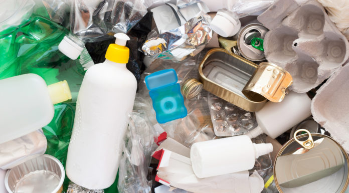 Zużyte opakowania nie zdobią krajobrazu